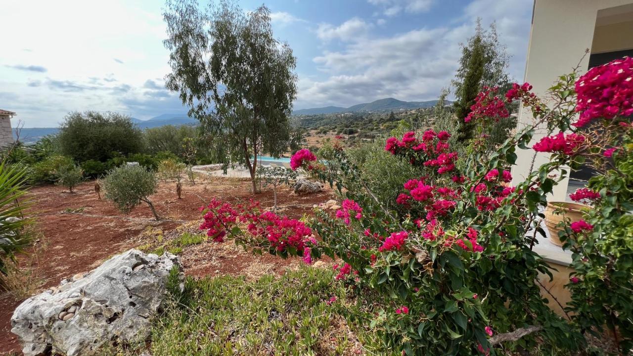 Luxurious Villa At A Unique Spot Agios Nikolaos  Buitenkant foto